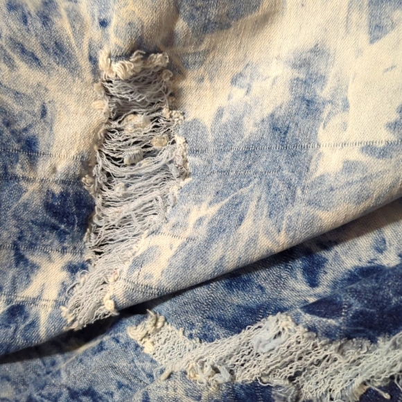 SOLD   Women's Stretch Tye Dyed Blue Denim Distressed Jeans Size 22W Elite Jeans - Picture 9 of 12